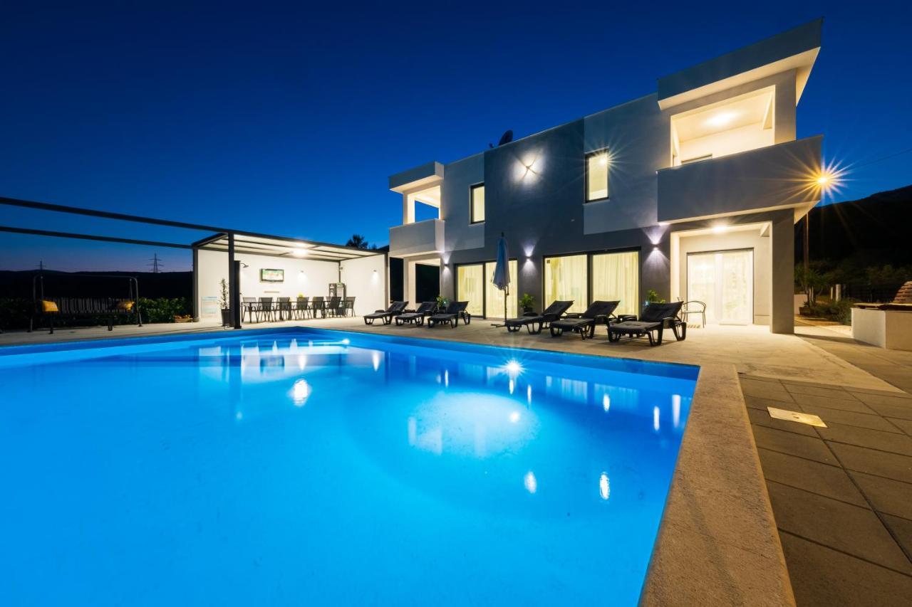 Villa Sky - Heating Pool Kaštel Novi Exterior foto